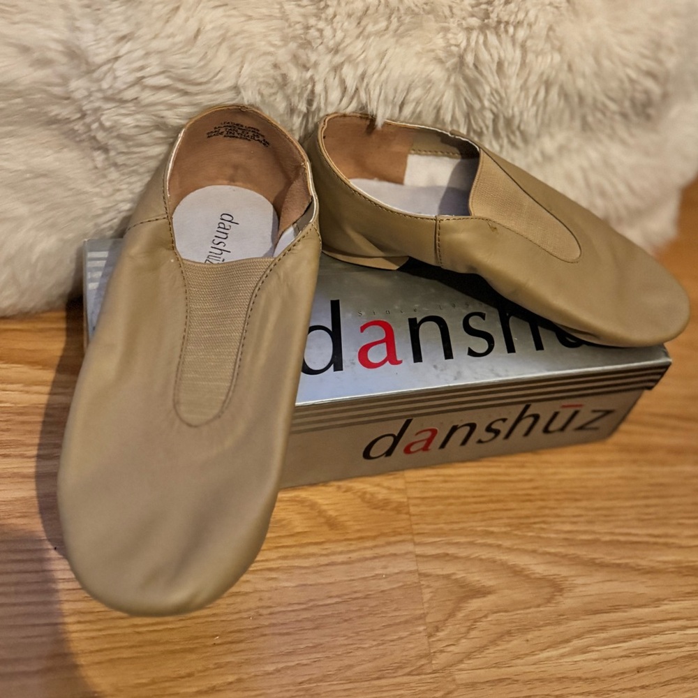 Tan leather jazz shoes